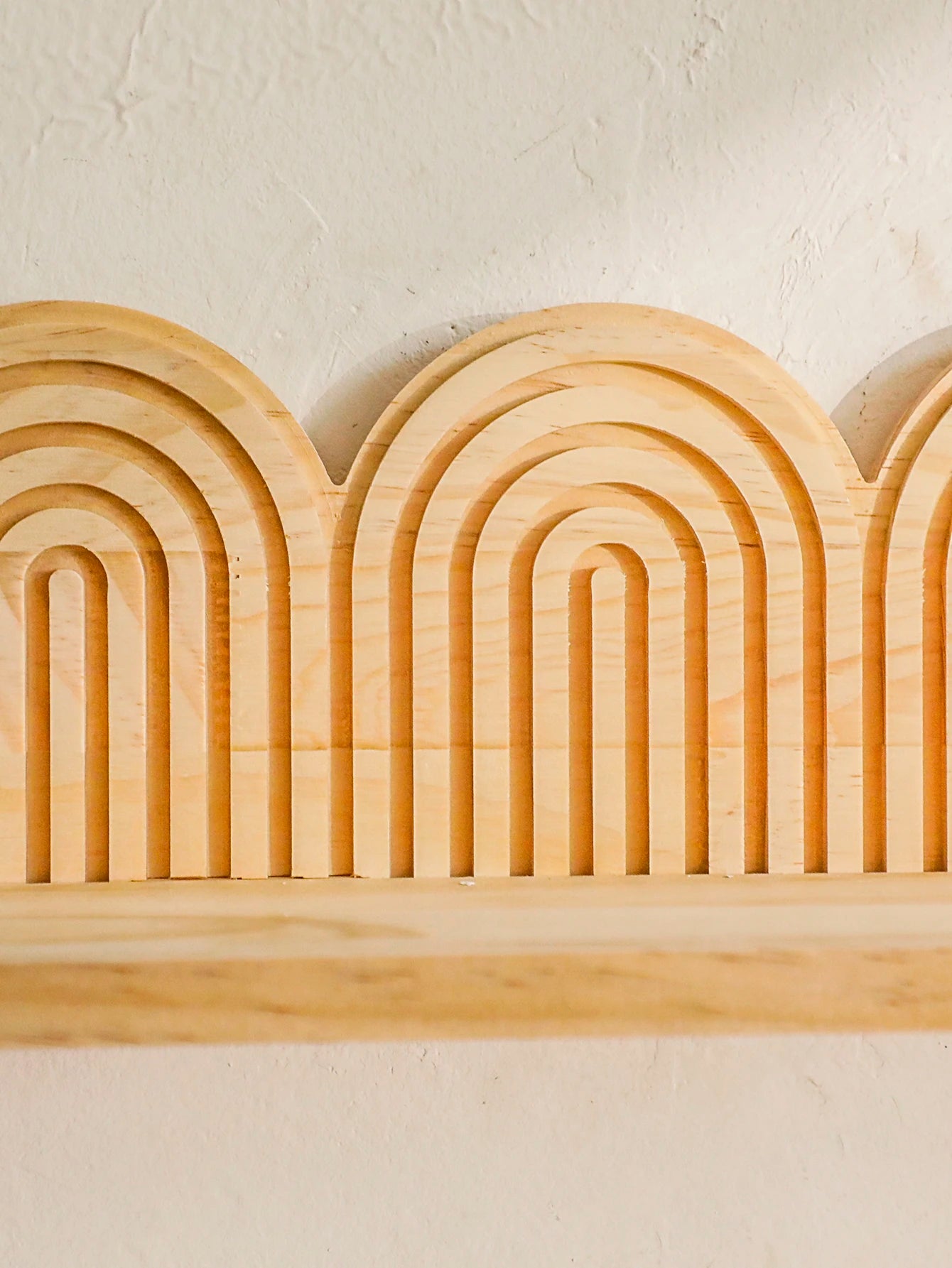 Arched Wooden Wall-Mounted Display Shelf