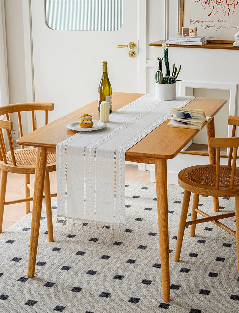 Bellwood Linen Table Runner