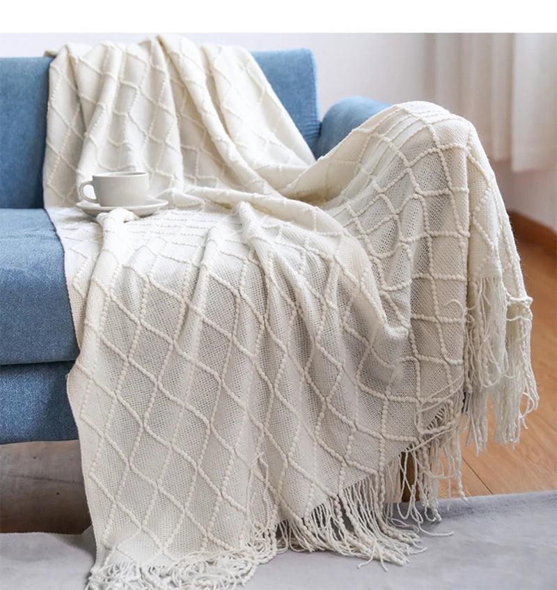 Orlan Knitted Throw Blanket with Tassels