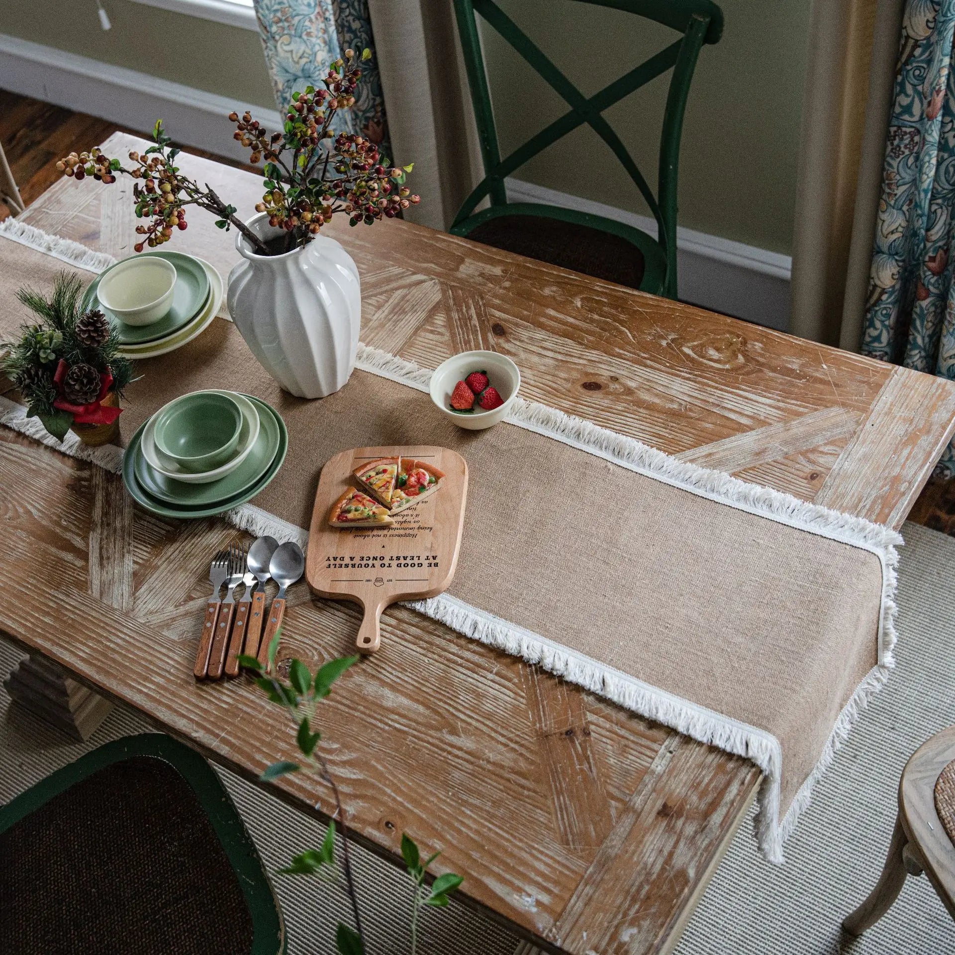 Kestrel Jute Lace Table Runner