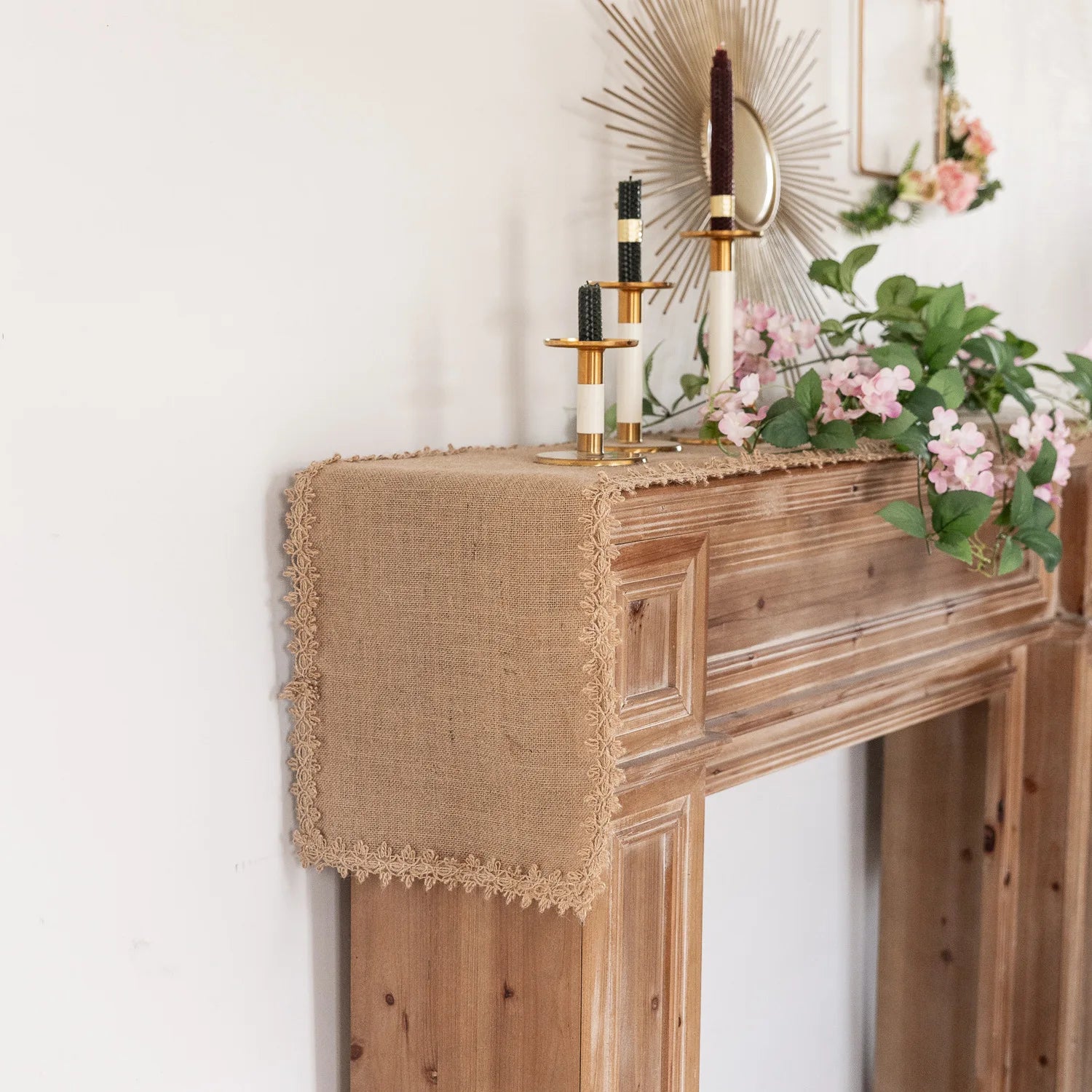 Kestrel Jute Lace Table Runner
