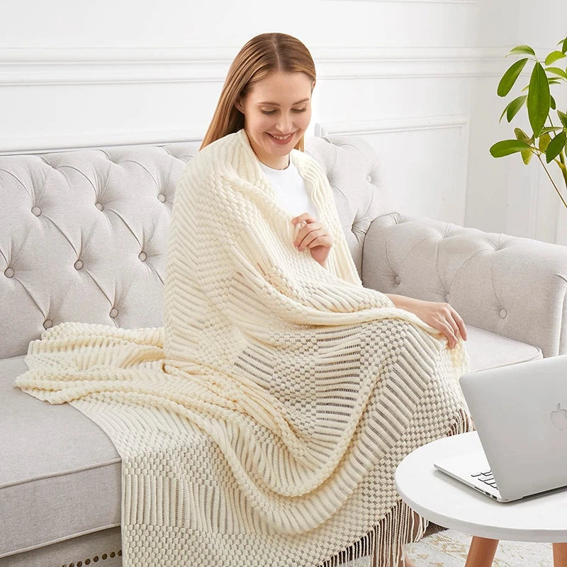 Orlan Knitted Throw Blanket with Tassels