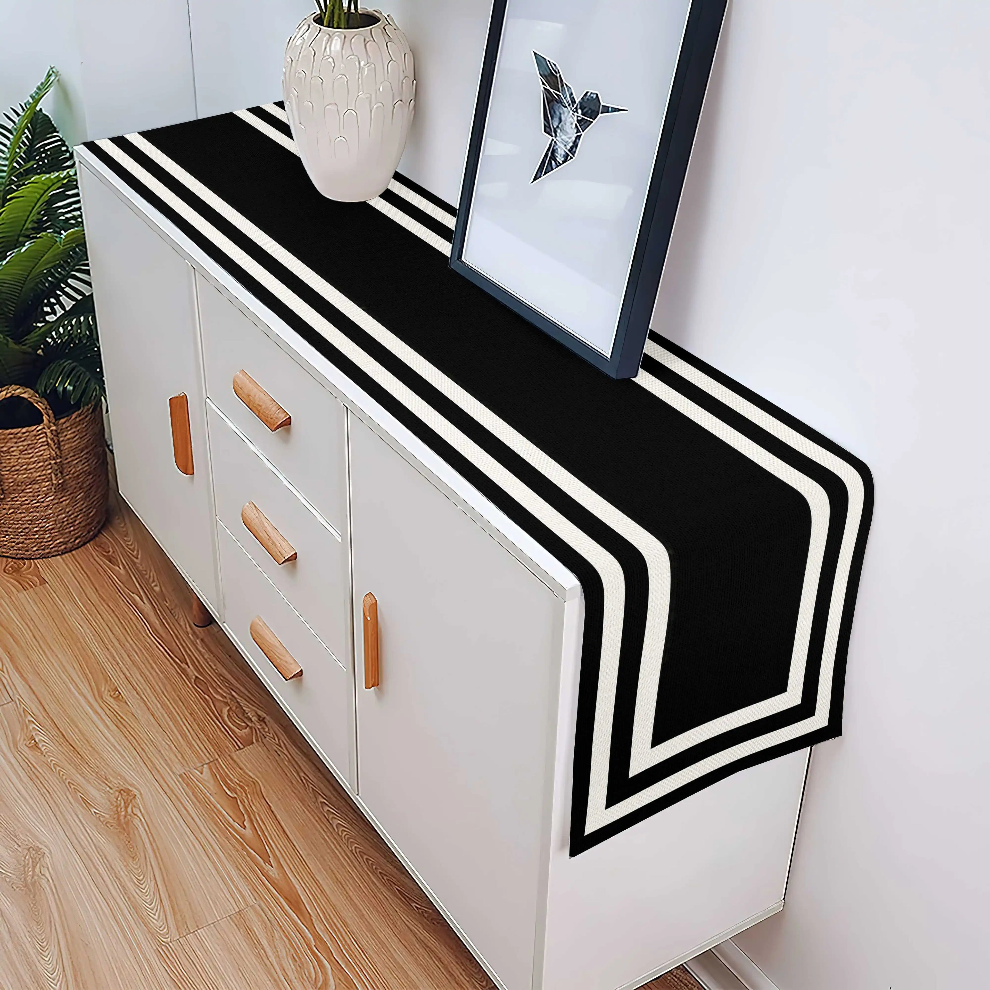 Harlan Black and White Table Runner