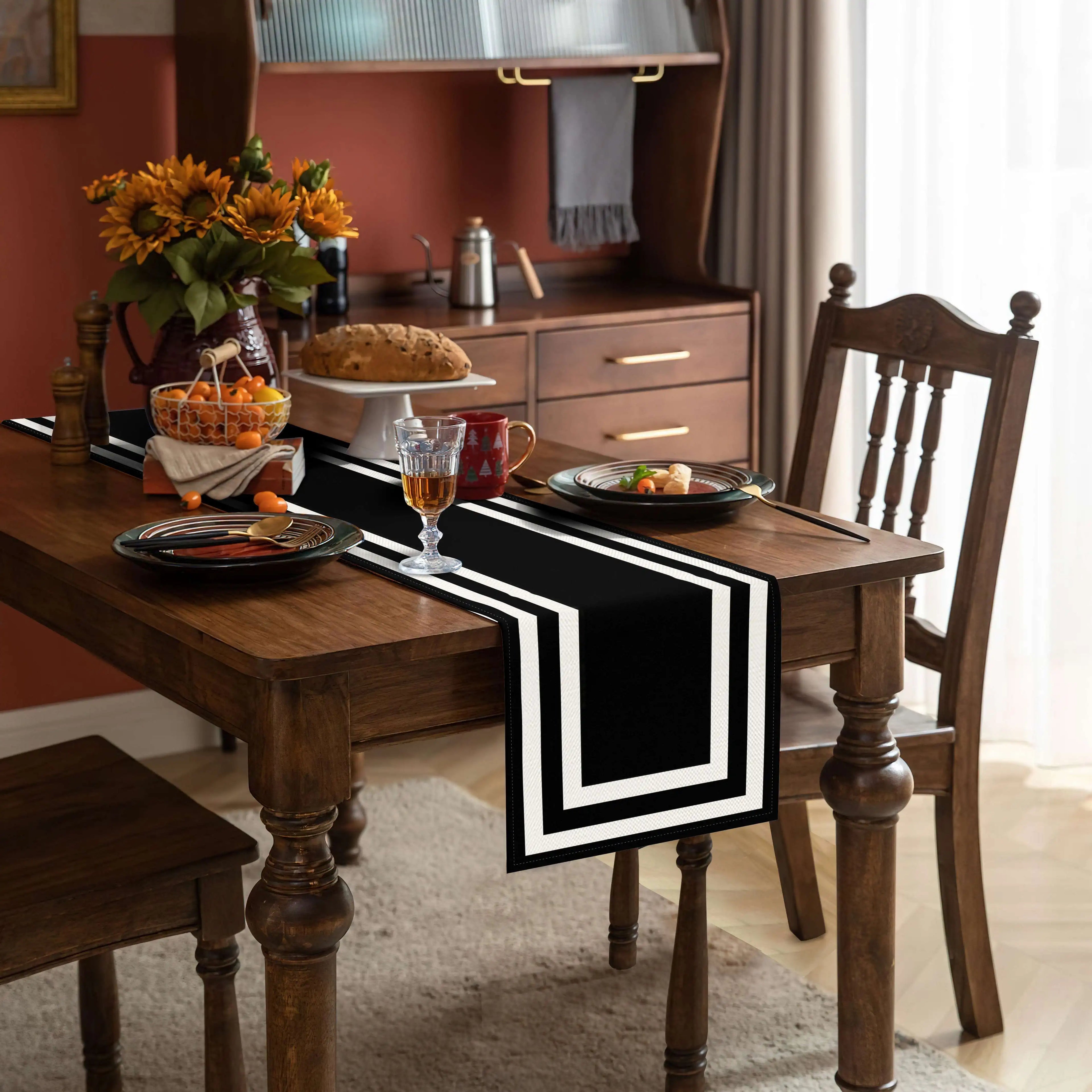 Harlan Black and White Table Runner