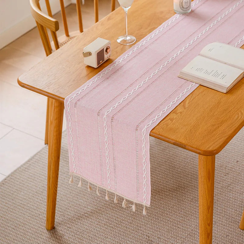 Bellwood Linen Table Runner