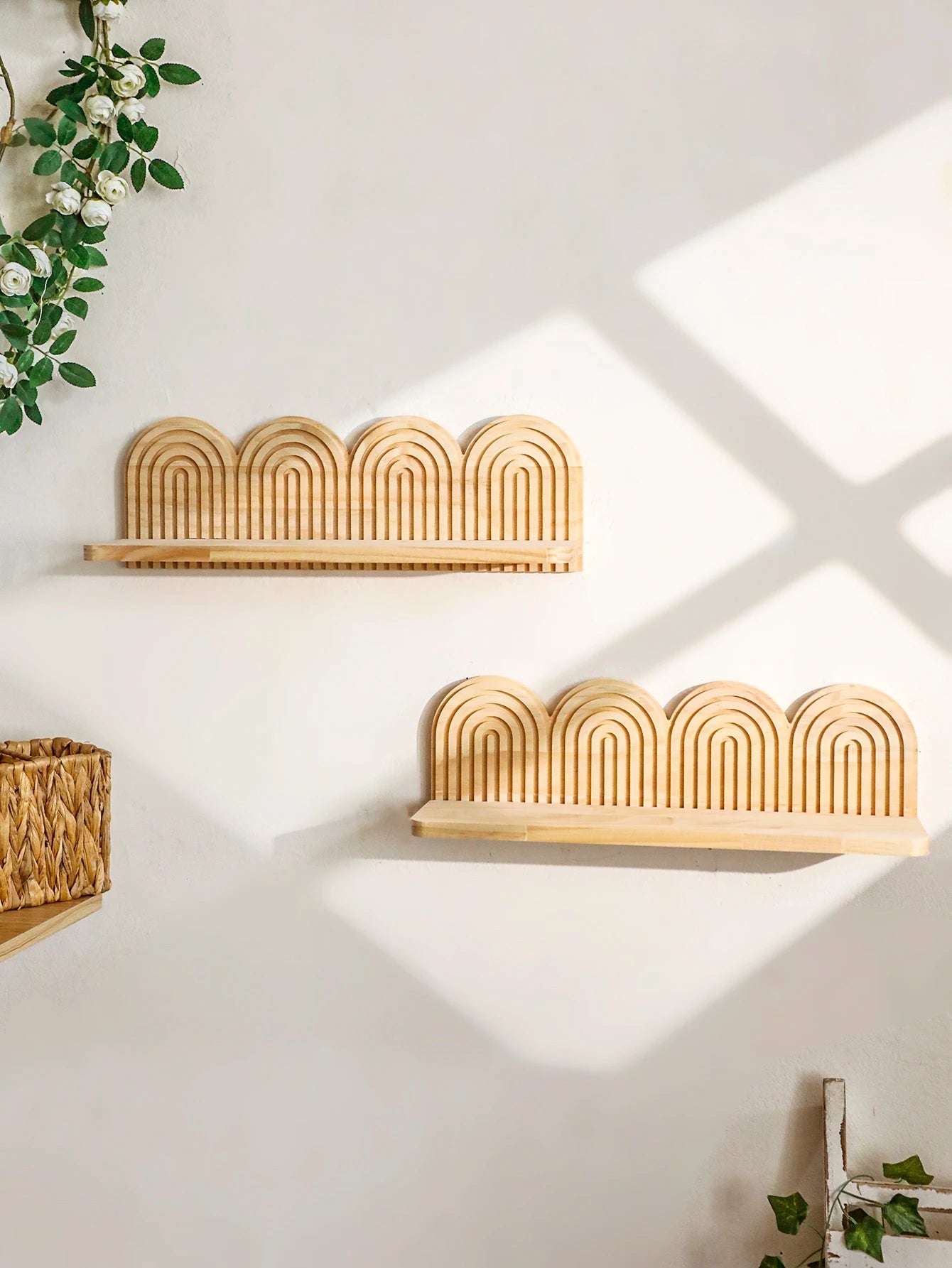 Arched Wooden Wall-Mounted Display Shelf