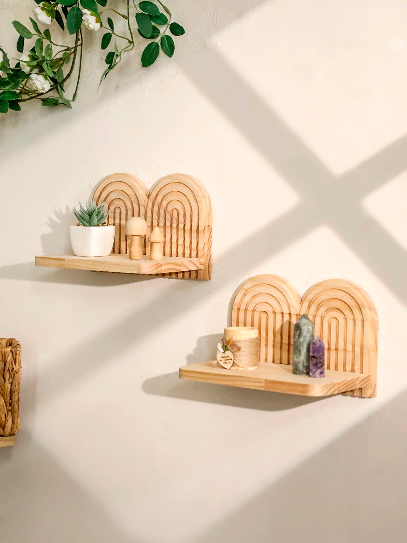Arched Wooden Wall-Mounted Display Shelf
