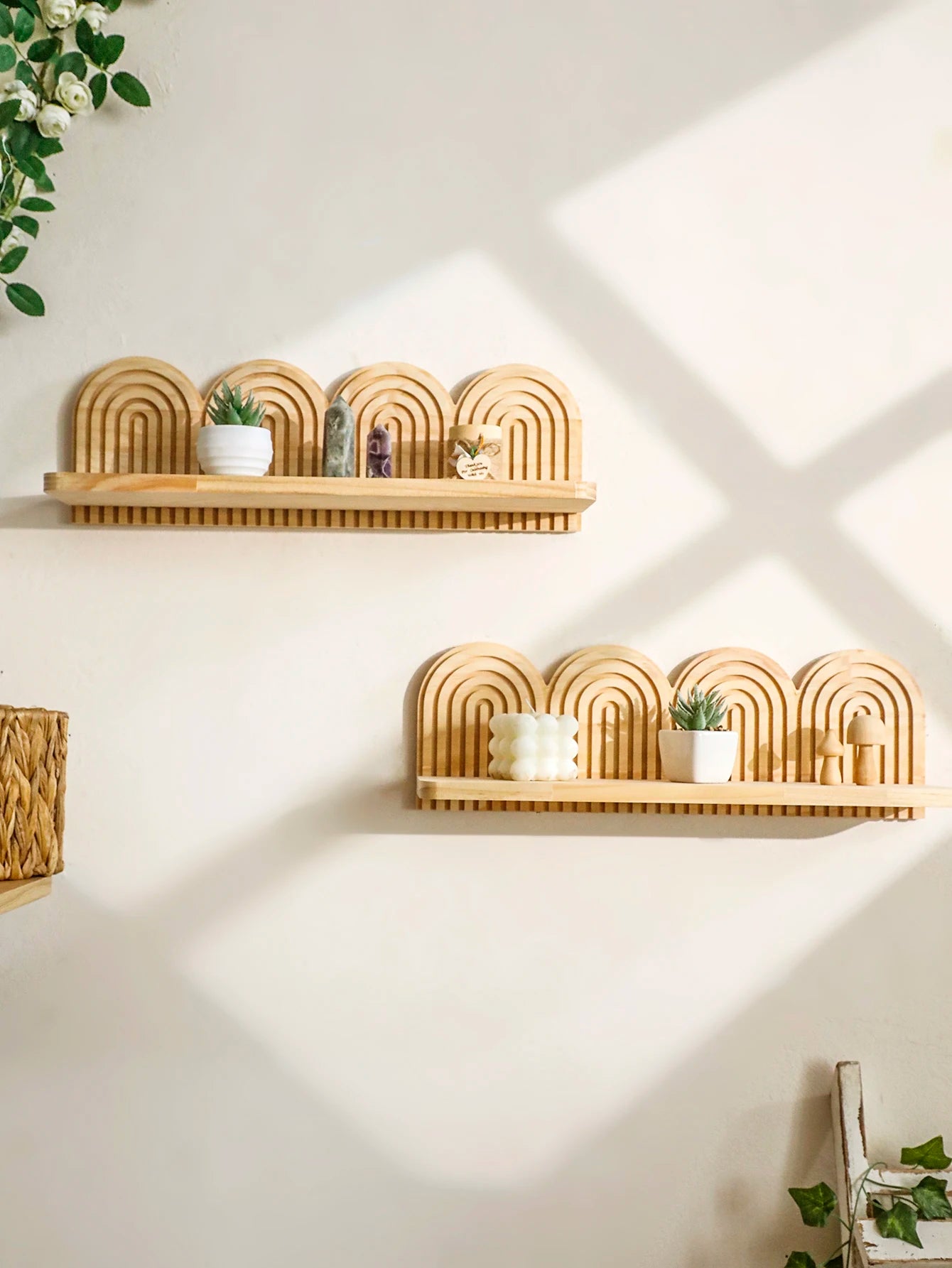 Arched Wooden Wall-Mounted Display Shelf