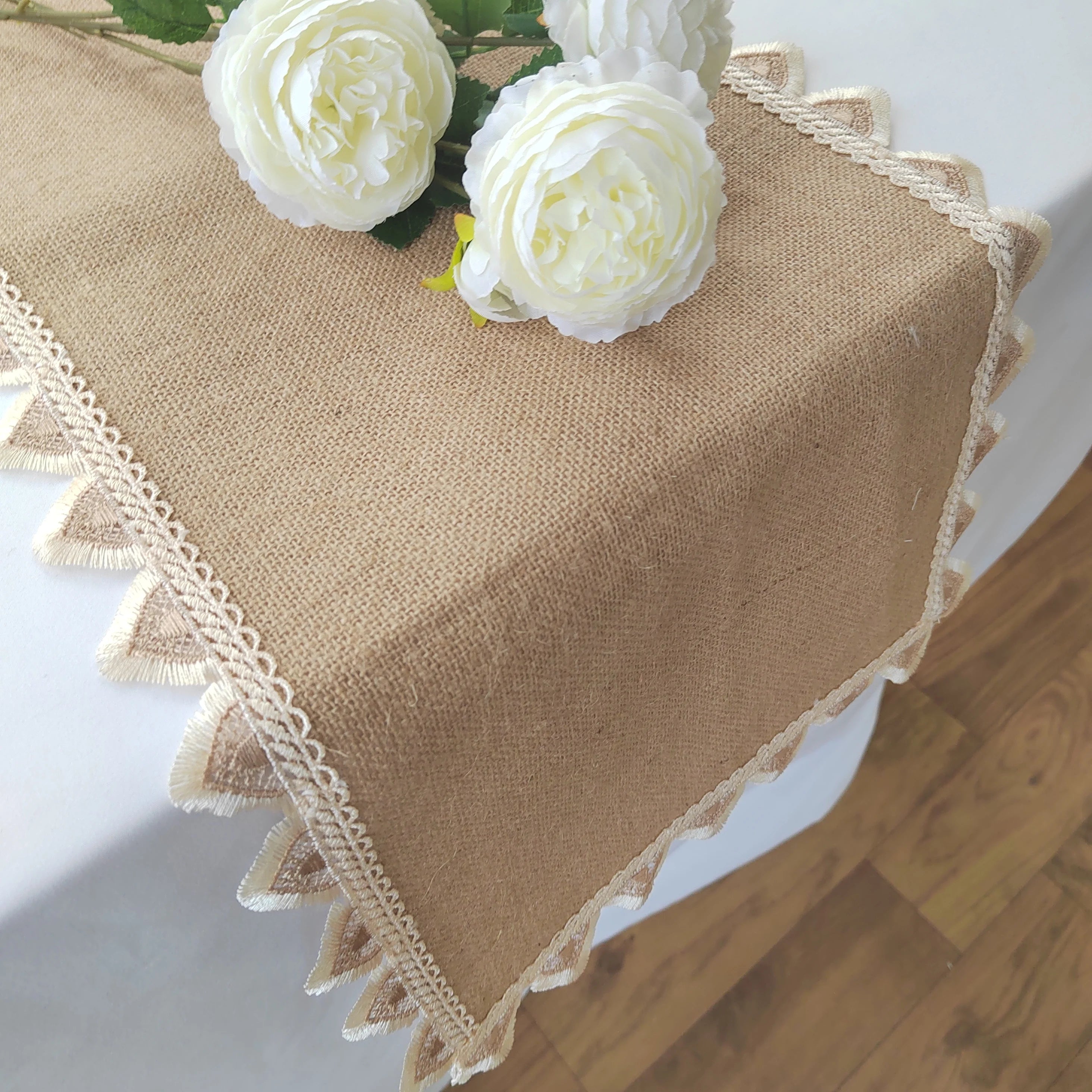 Kestrel Jute Lace Table Runner