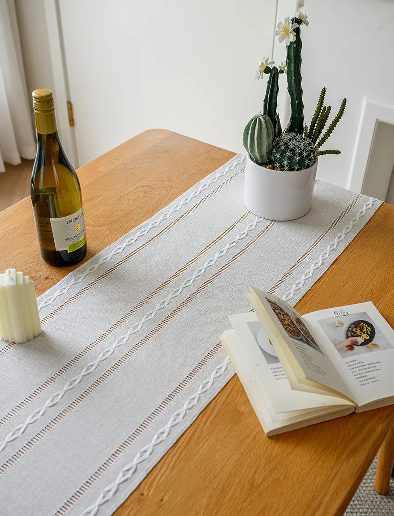 Bellwood Linen Table Runner